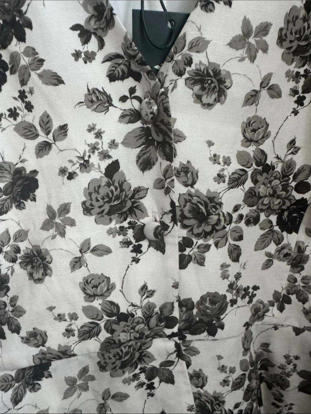 Tuckernuck Black and Cream Floral Puff-Sleeve Blouse